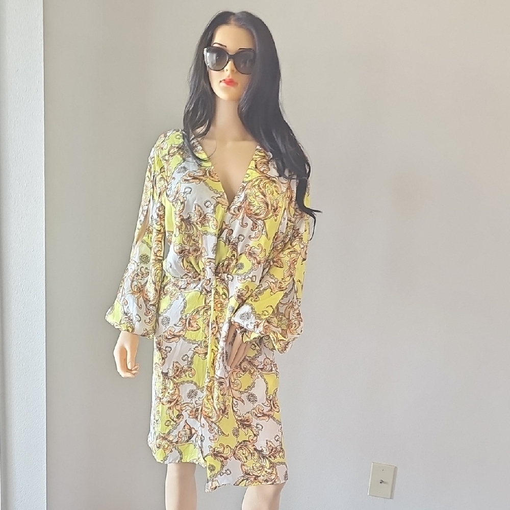 Forever 21 Yellow and White Paisley Satin Kimono Robe